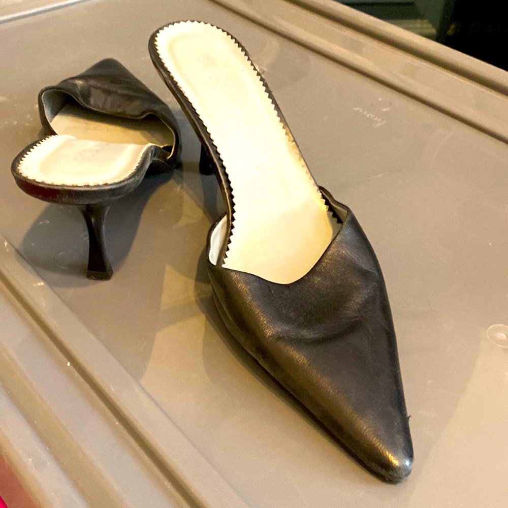 Leather mules